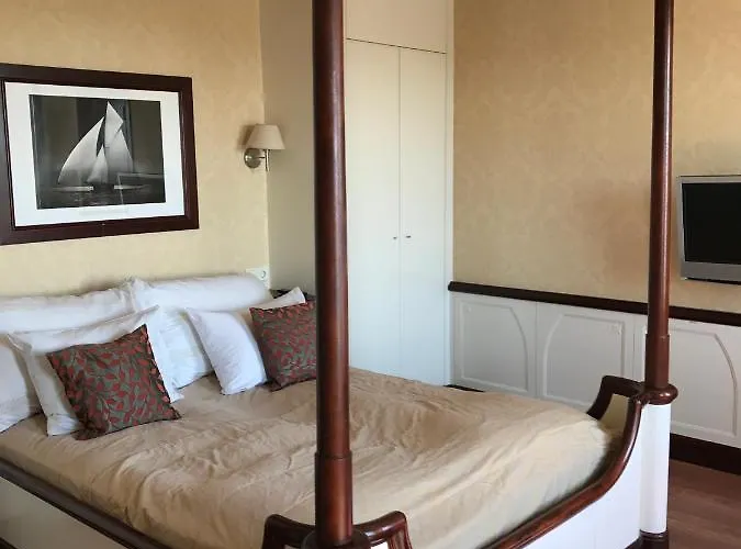 Arendal Herregaard & 4* Færvik