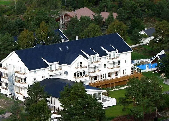 Arendal Herregaard & 4* Færvik